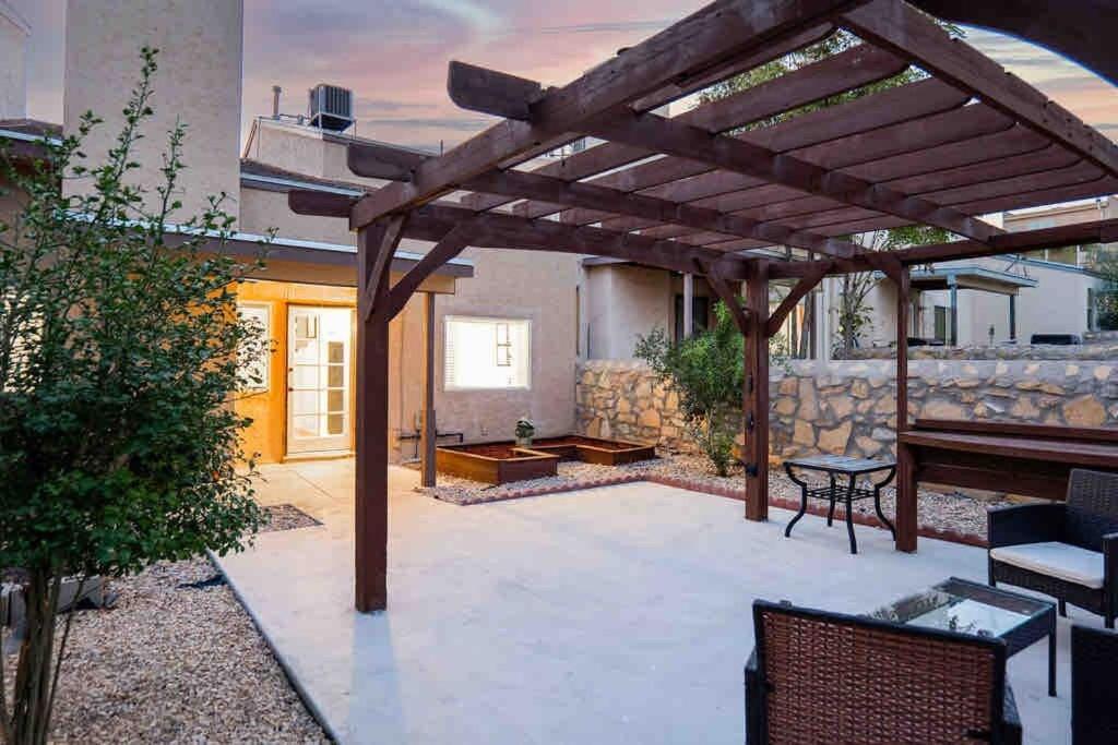 Ranch Glam Townhome With Indoor Fireplace Casa de férias *