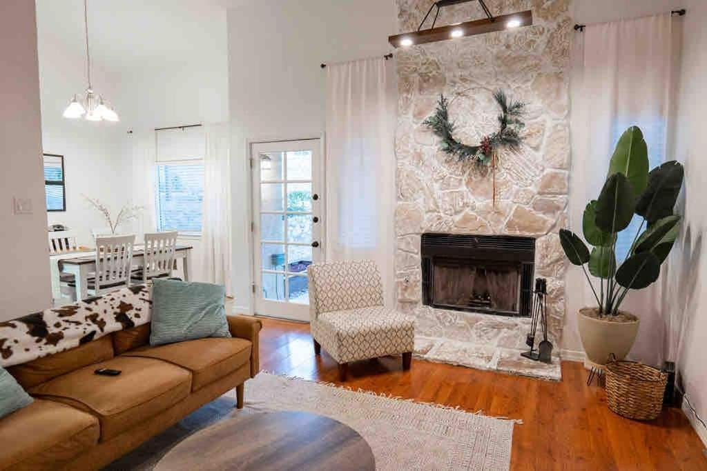 Ranch Glam Townhome With Indoor Fireplace * El Paso