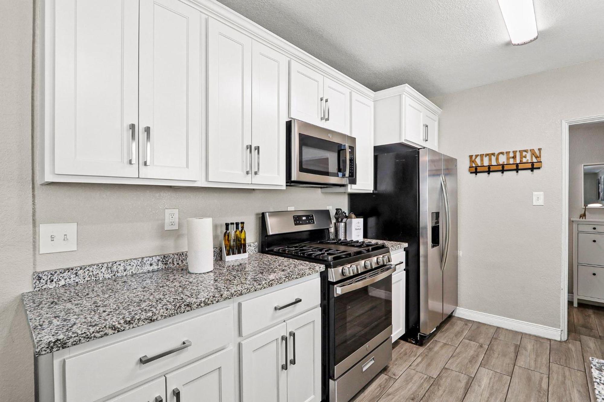 Holiday home Renovated Stay, Parking, Near Dt & Airport *