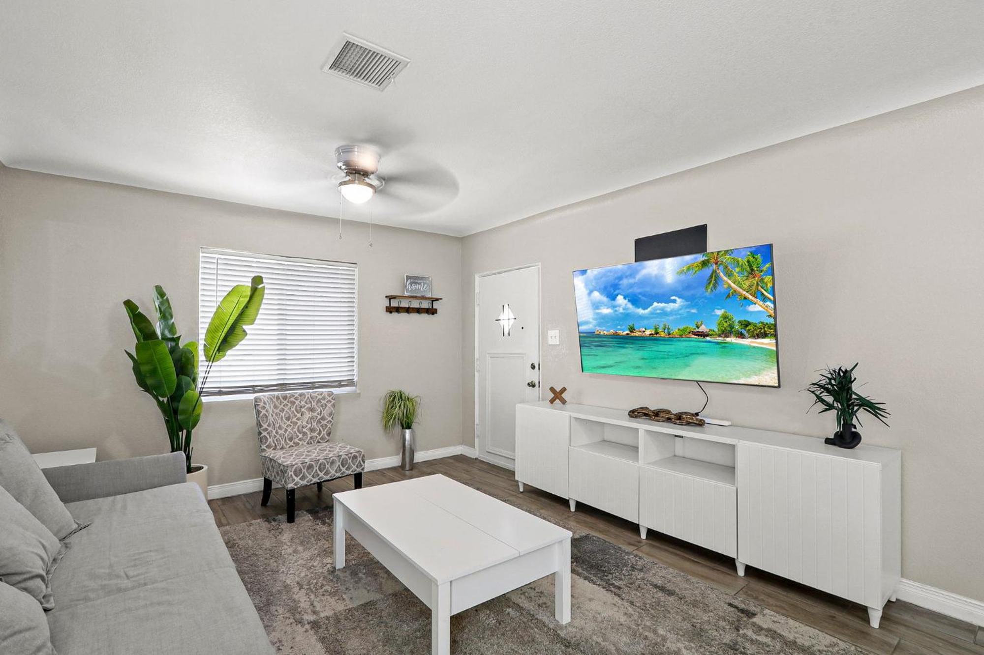 Holiday home Renovated Stay, Parking, Near Dt & Airport