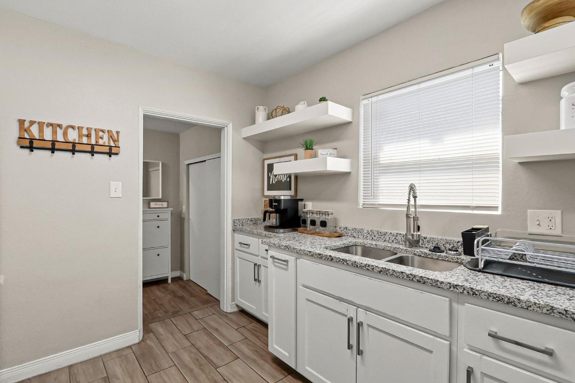 Holiday home Renovated Stay, Parking, Near Dt & Airport