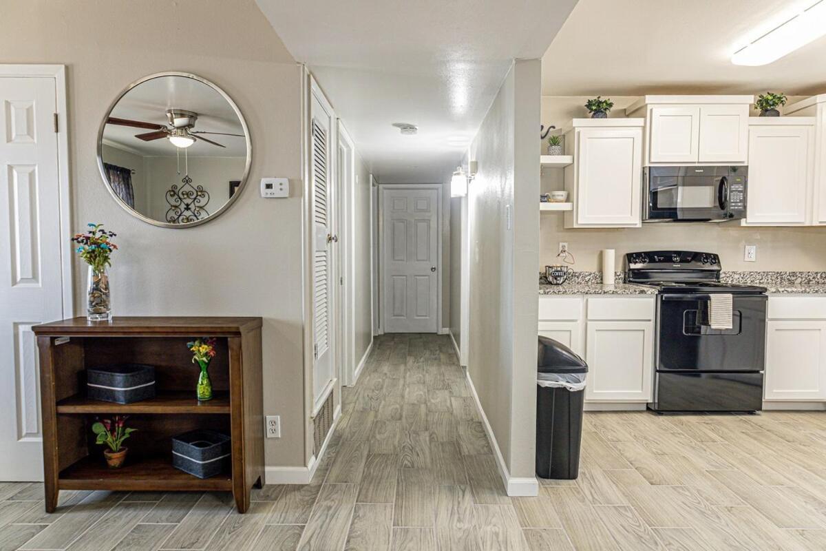 Mid-century, Traditional Near Airport * El Paso