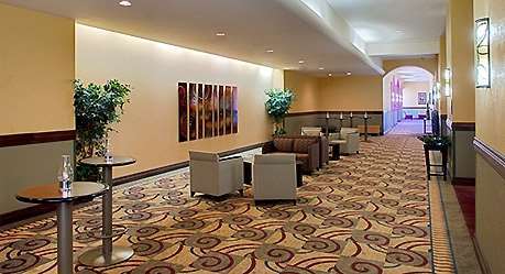 Hotel Wyndham Airport And Water Park