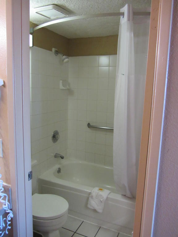 Days By Wyndham Airport East El Paso