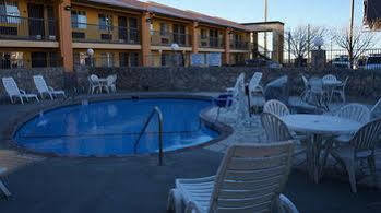 Days By Wyndham West Hotel El Paso