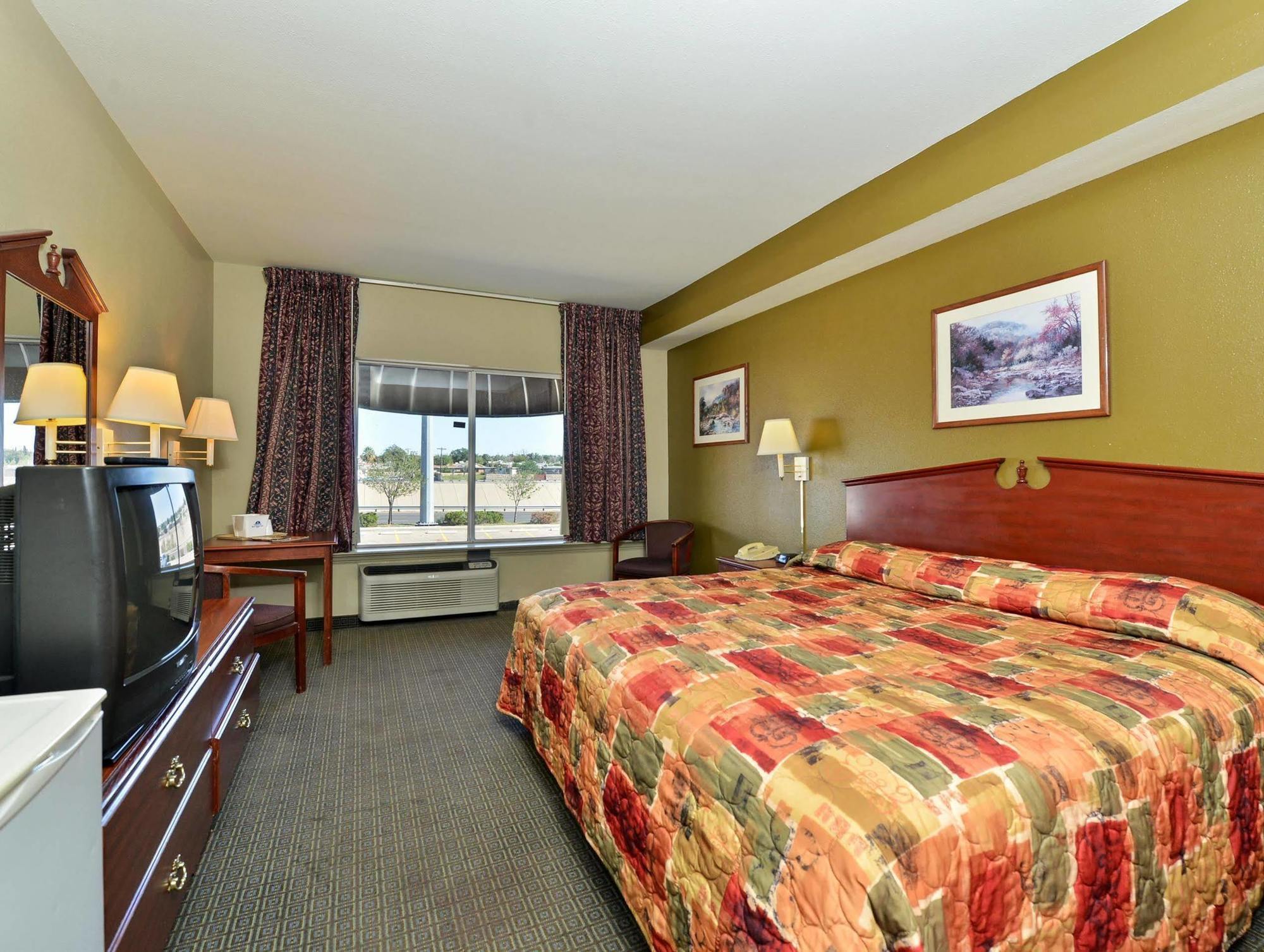 Hotel Americas - Airport / Medical Center 2*