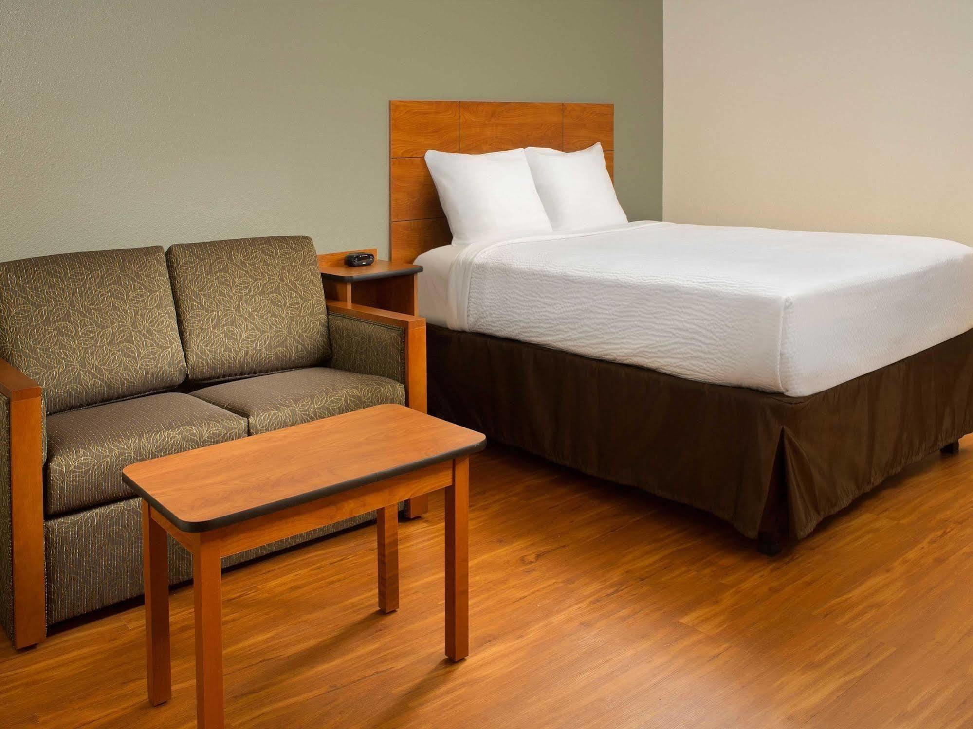 Extended America Select - - East Hotel