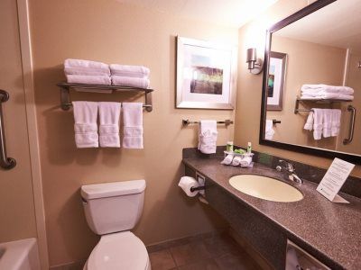 Hotel Hi Express 1744 On Ft Bliss 2*