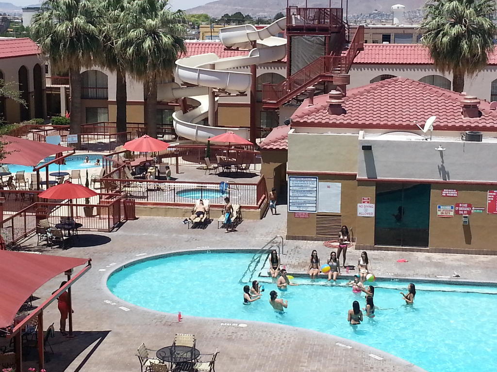 Hotel Wyndham Airport And Water Park El Paso