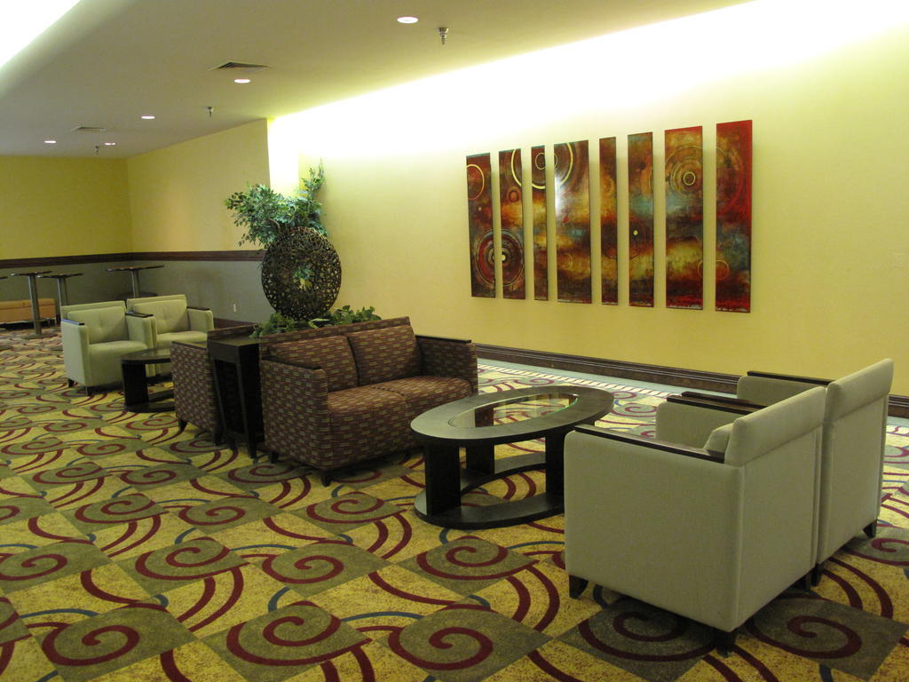 Hotel Wyndham Airport And Water Park 3*