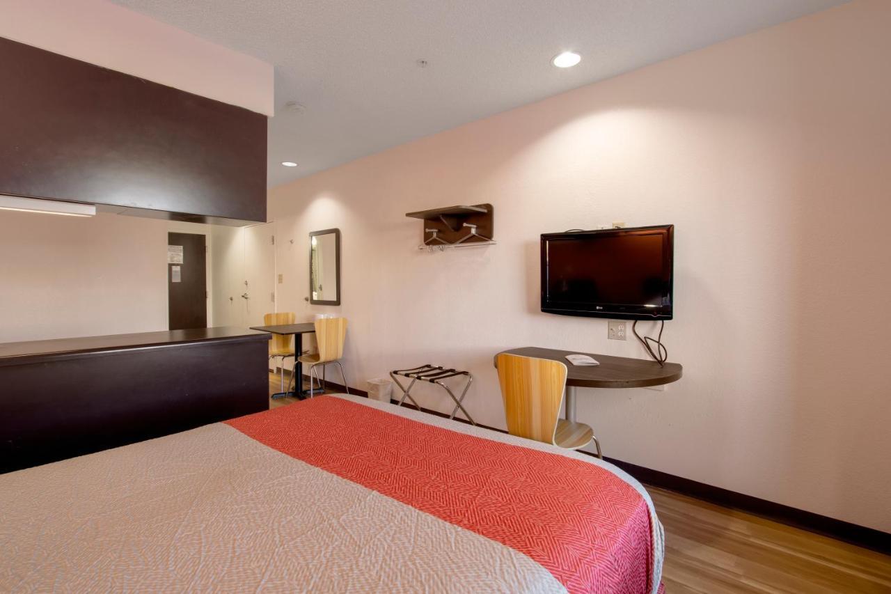 Hotel 6-el Paso, Tx - Southeast 2*