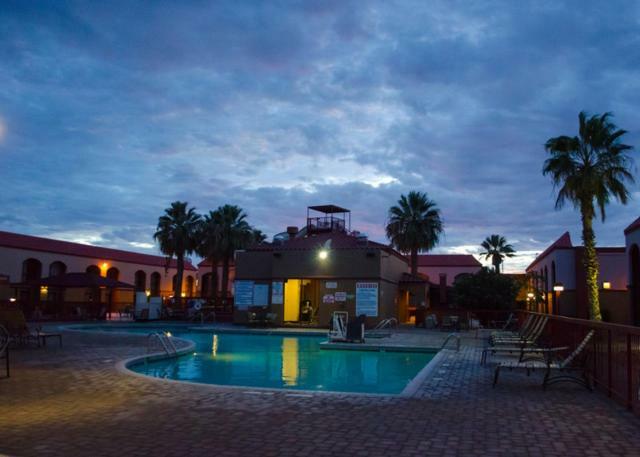Wyndham Airport And Water Park