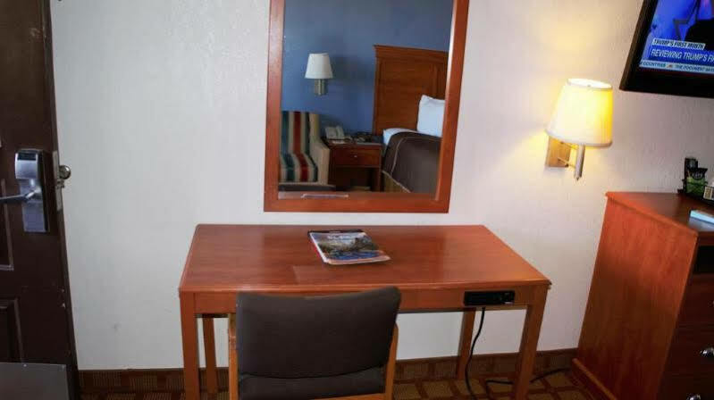 Days By Wyndham West El Paso