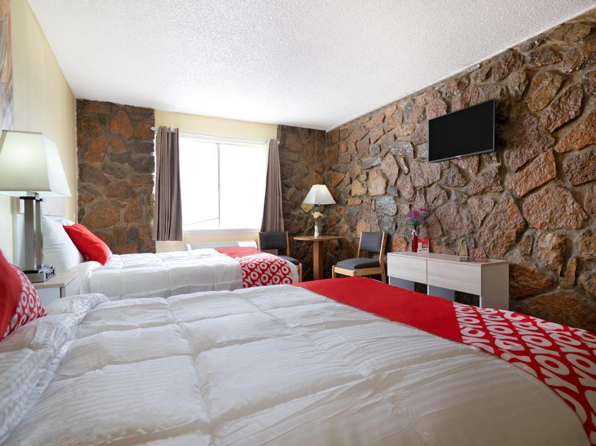 Hotel Oyo - University - 2 Mi From Las Palmas Medical Center