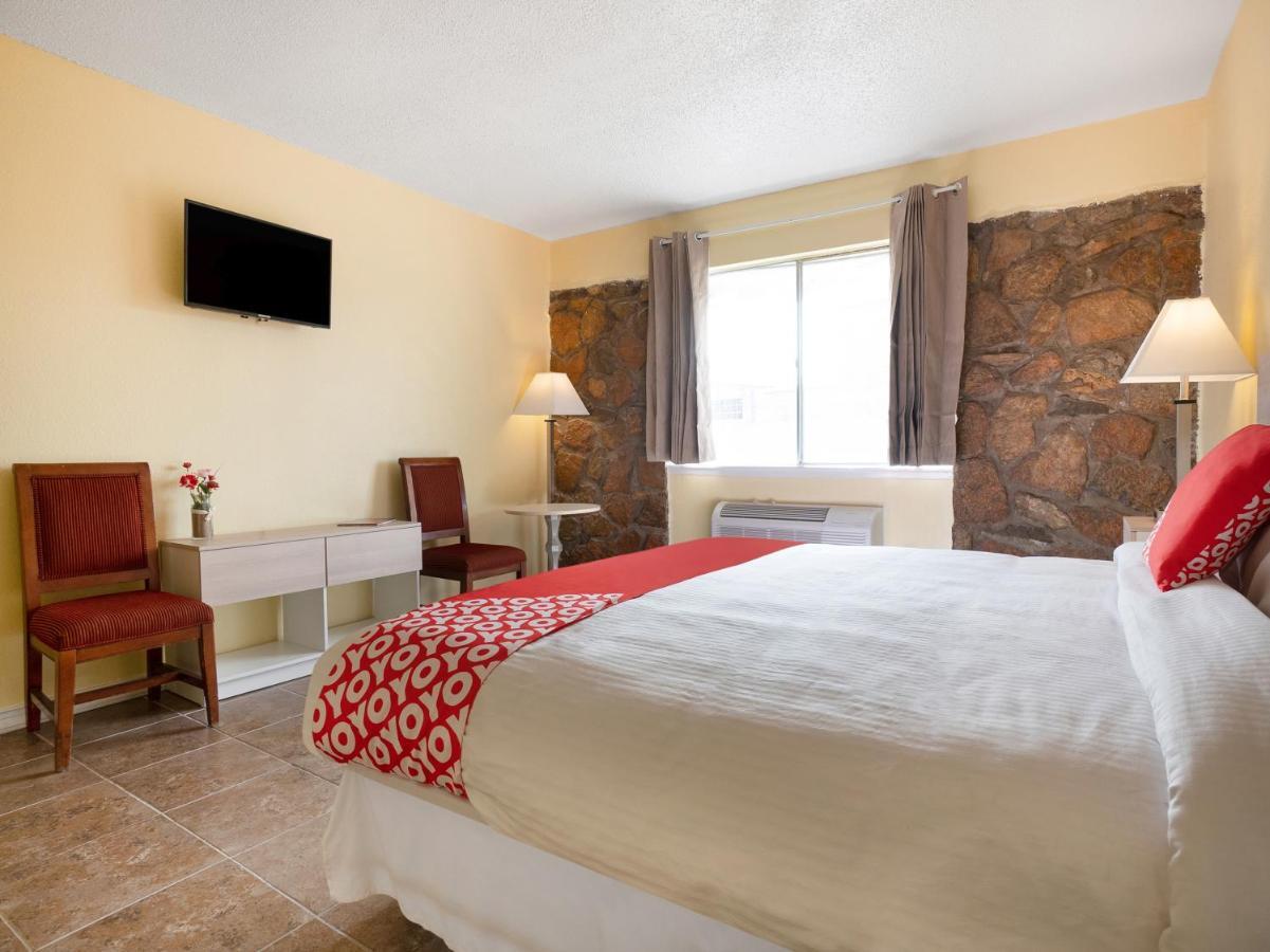 Hotel Oyo - University - 2 Mi From Las Palmas Medical Center El Paso